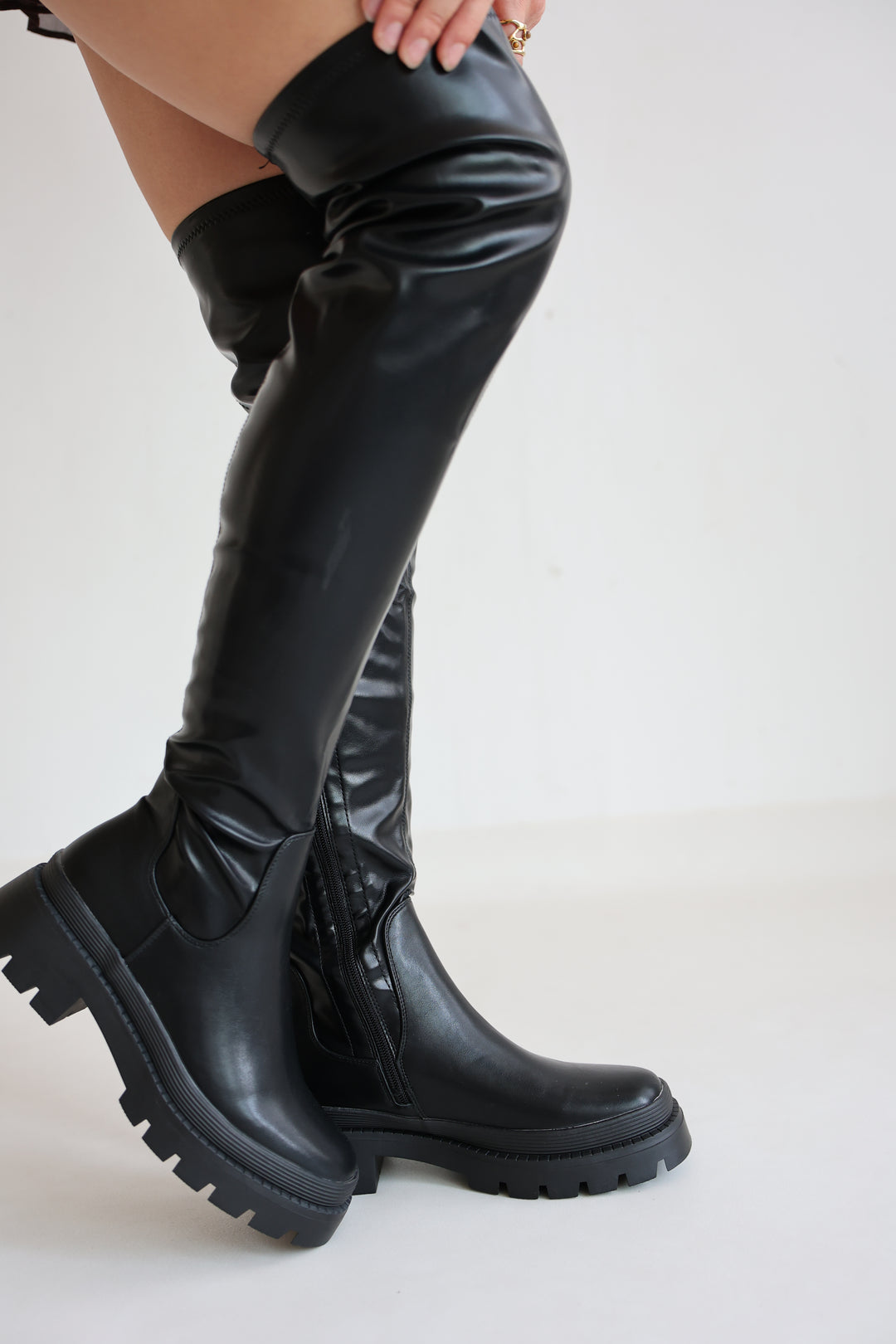 Overknee Boots in Glattlederoptik