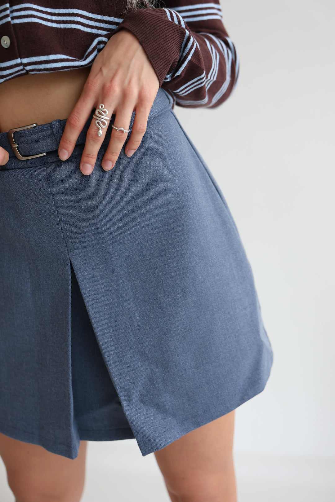 Kurzer Hosenrock mit Gürtel Britney