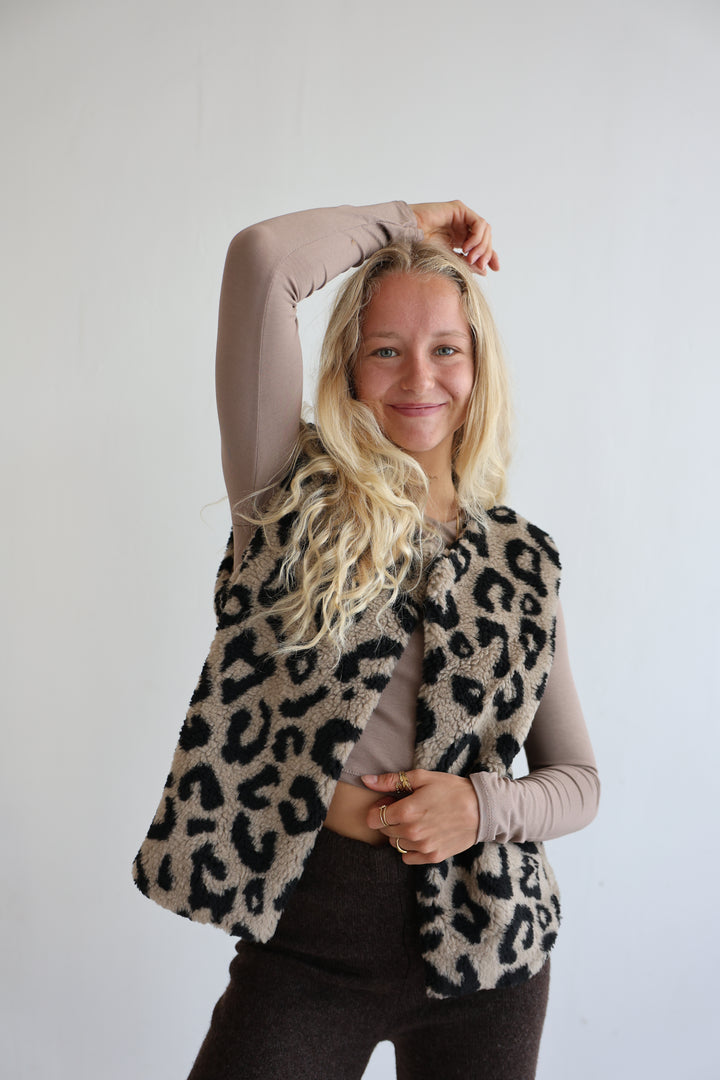 Teddyweste mit Leoprint