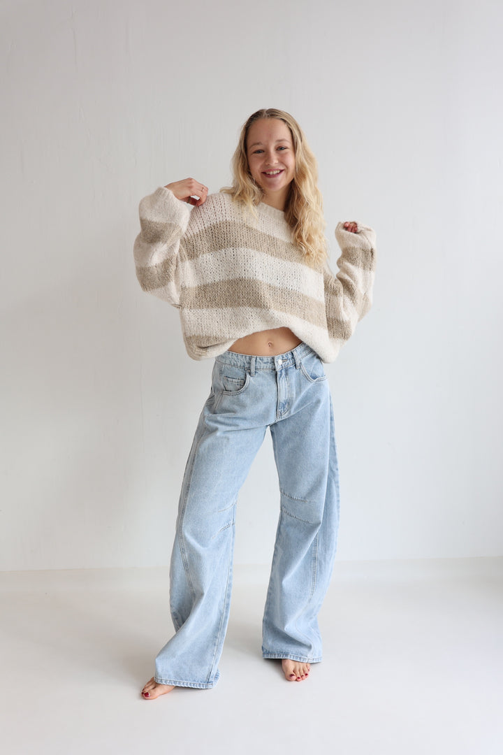 Mid Rise Barrel Jeans