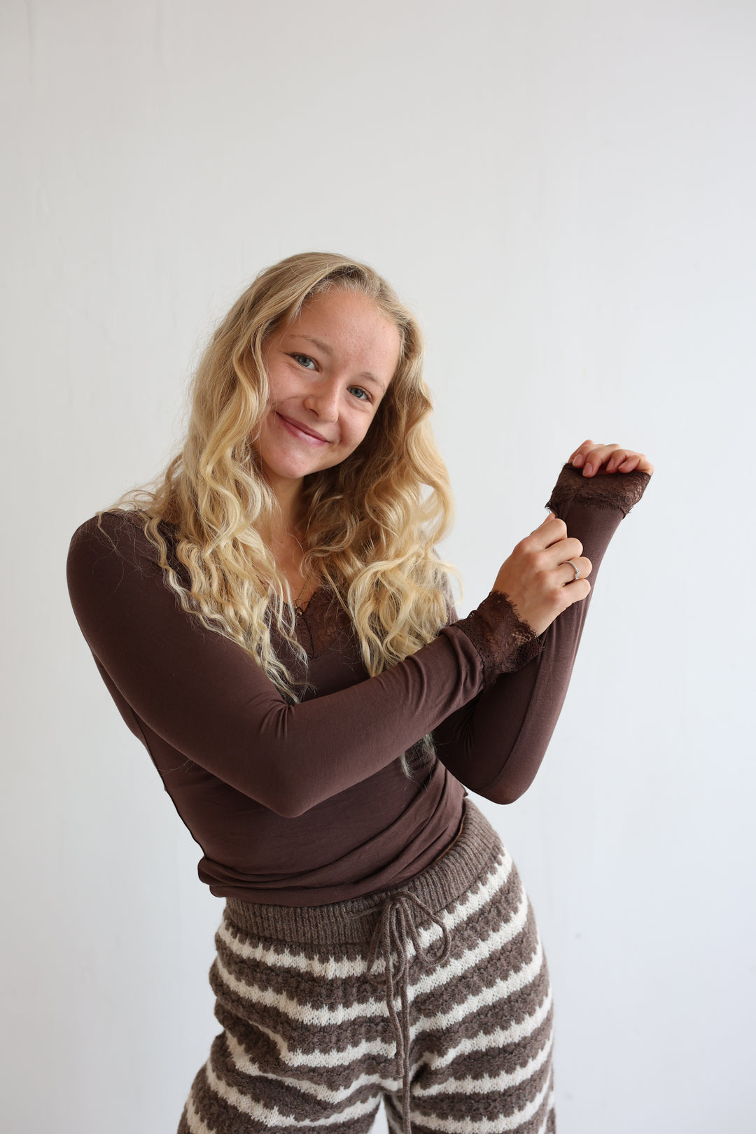 Longsleeve mit Spitzenausschnitt