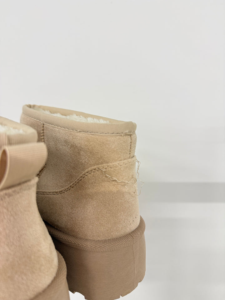 PLATEAU BOOTS MEDIUM CLASSIC CREME GR.42 (B-WARE)