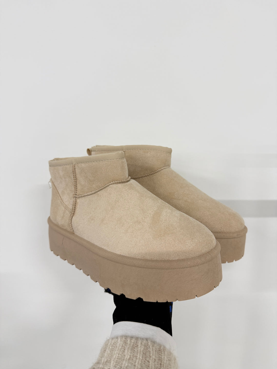 PLATEAU BOOTS MEDIUM CLASSIC CREME GR.42 (B-WARE)