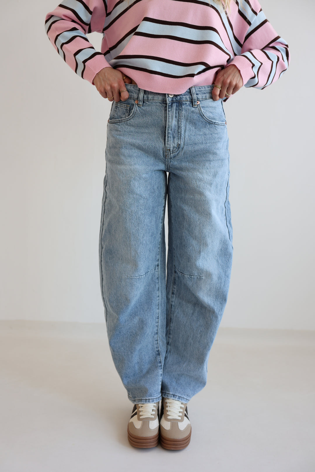 Barrel Fit Daily Jeans