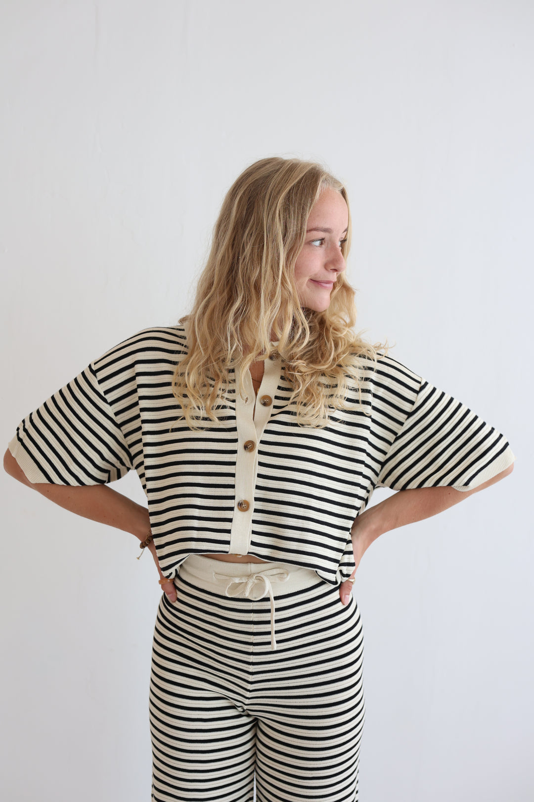 Kurzarm-Cardigan mit Lochstrickmuster Cool Fit
