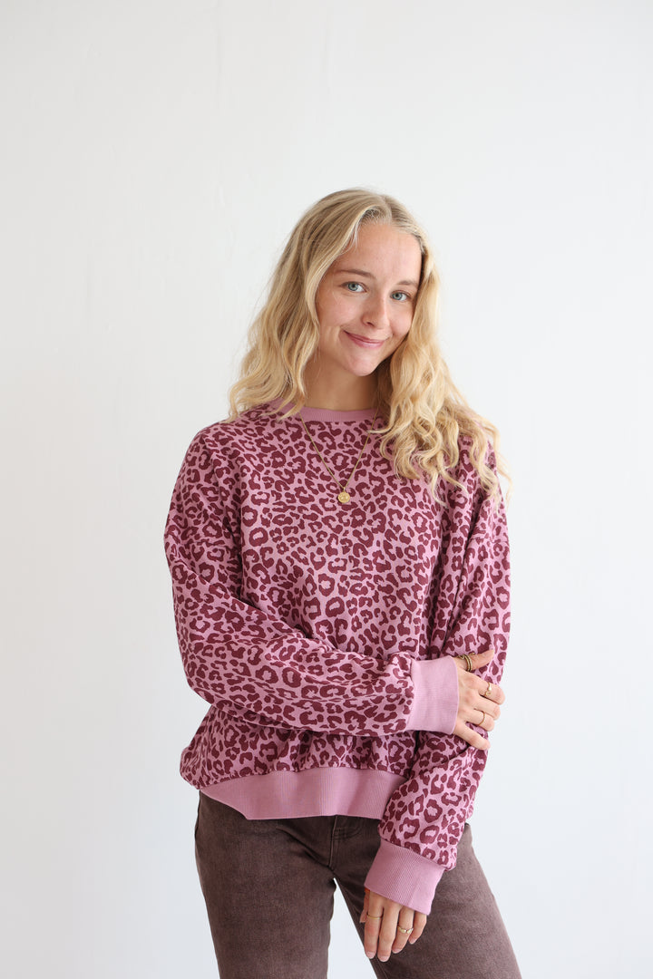 Sweater mit Leoprint