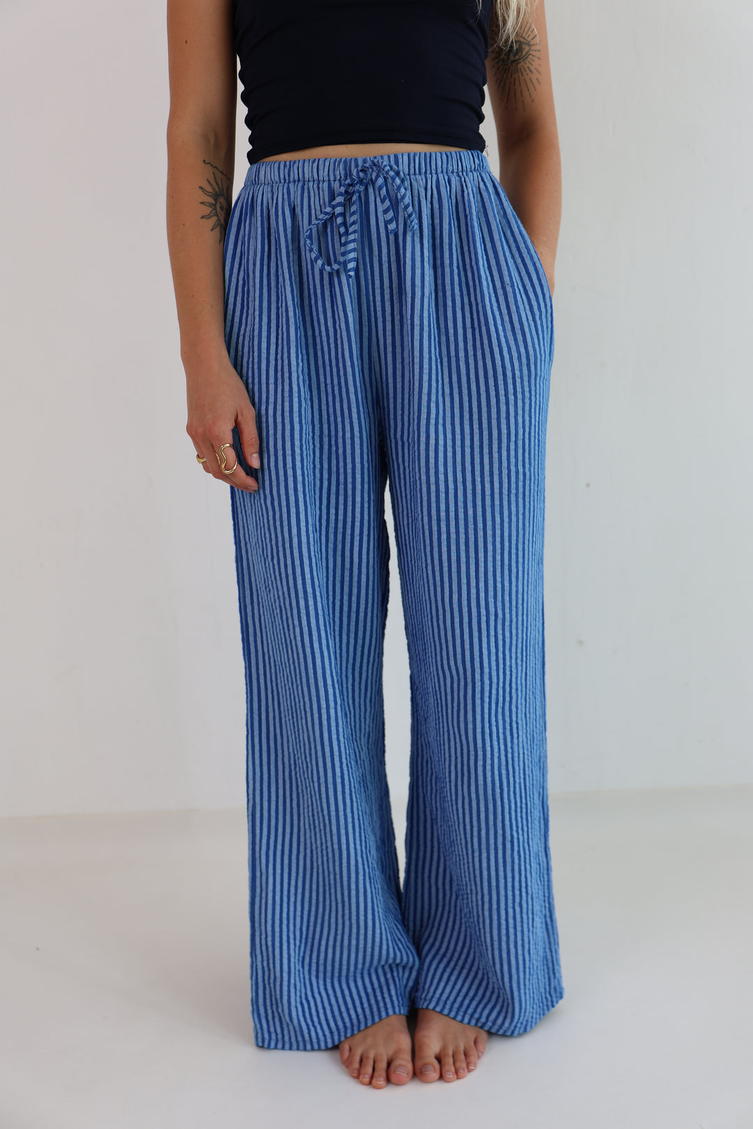 Lange Musselinhose mit Streifen Little Lines