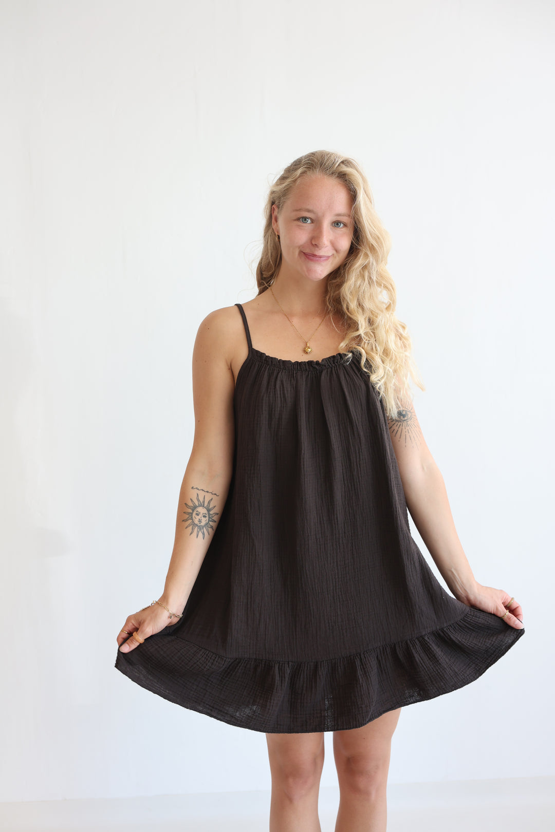 Musselinkleid mit Mini-Volant Hailey