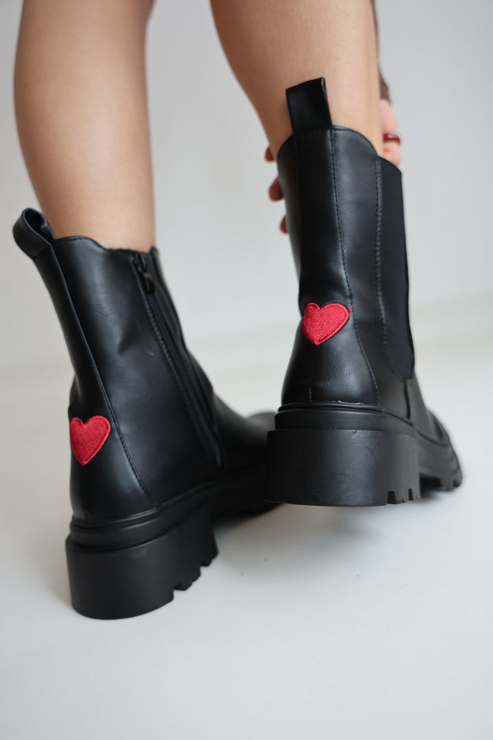 Chelsea Boots Red Heart