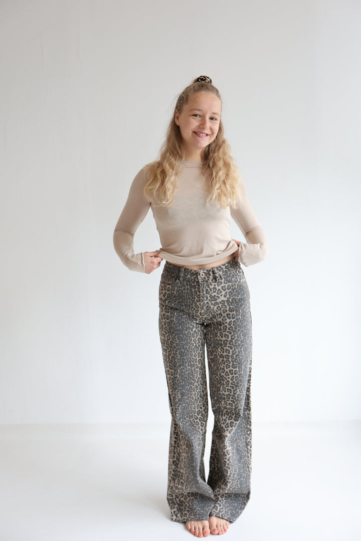 Wide Leg Jeans mit Leoprint