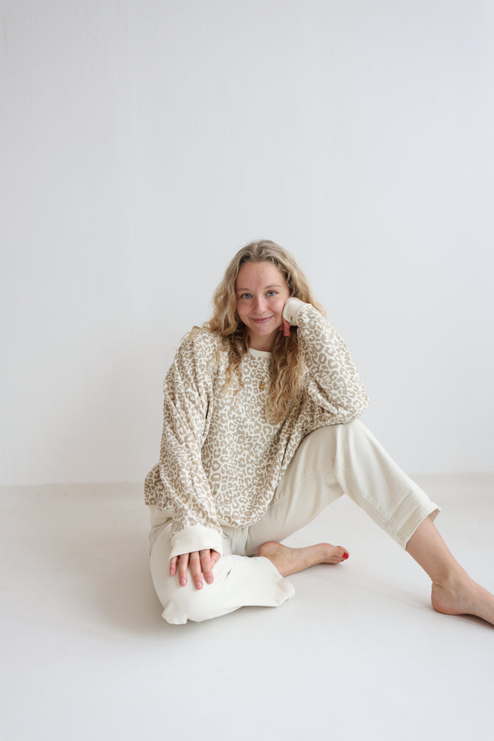 Sweater mit Leoprint