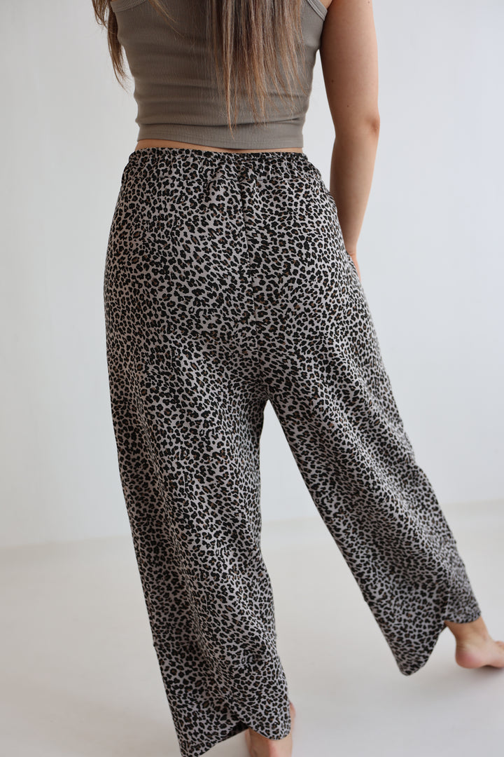 Sweatpants mit Leoprint Everyday