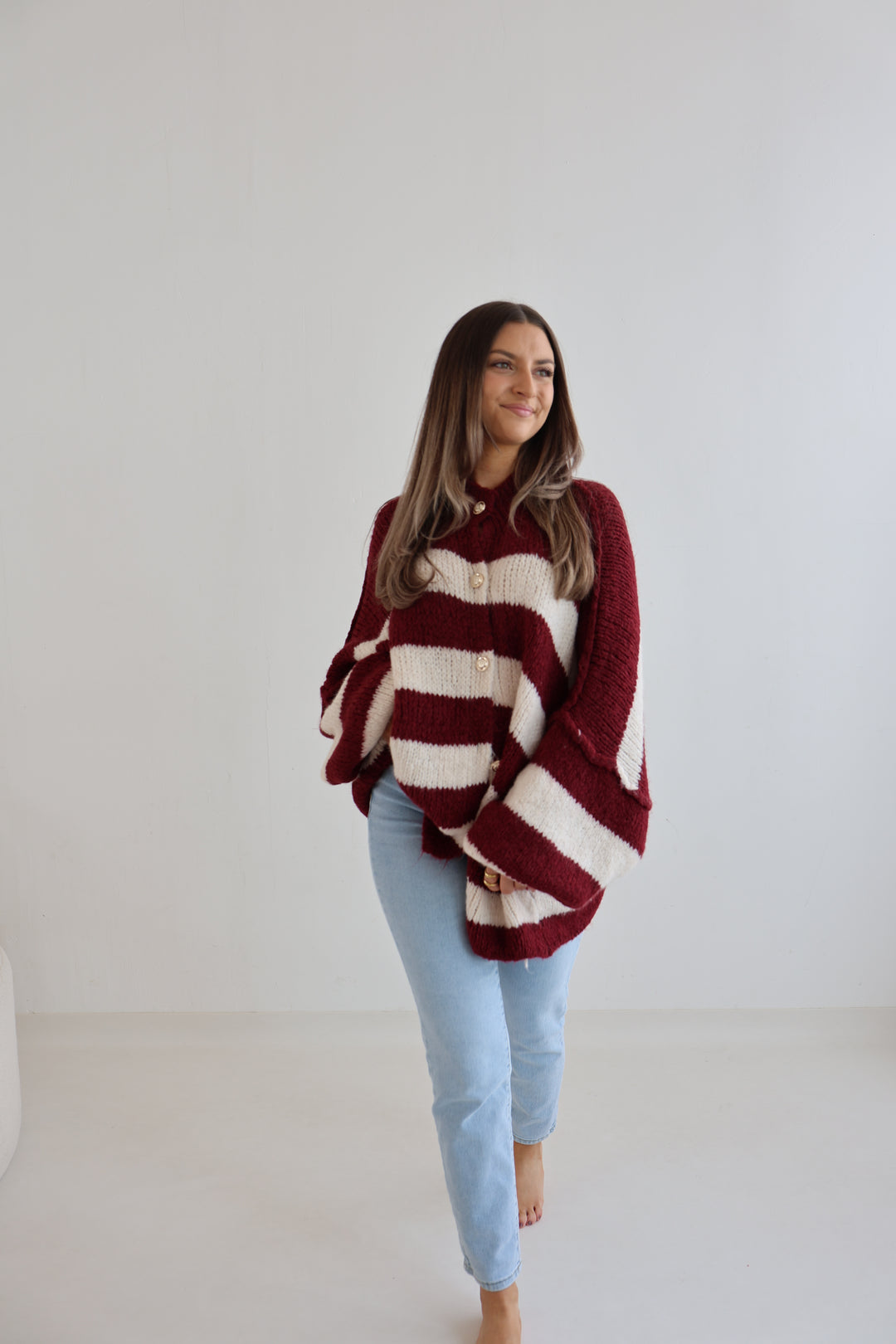 Gestreifter Cardigan mit goldenen Manschettenknöpfen Claire