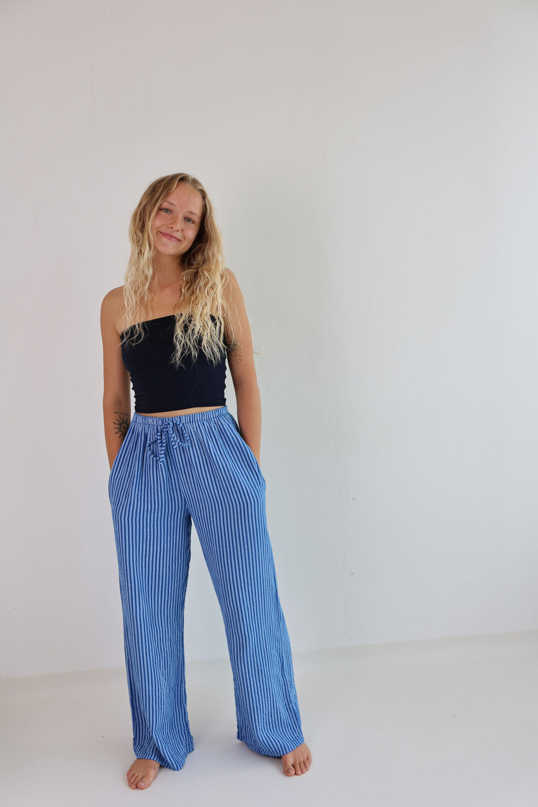 Lange Musselinhose mit Streifen Little Lines