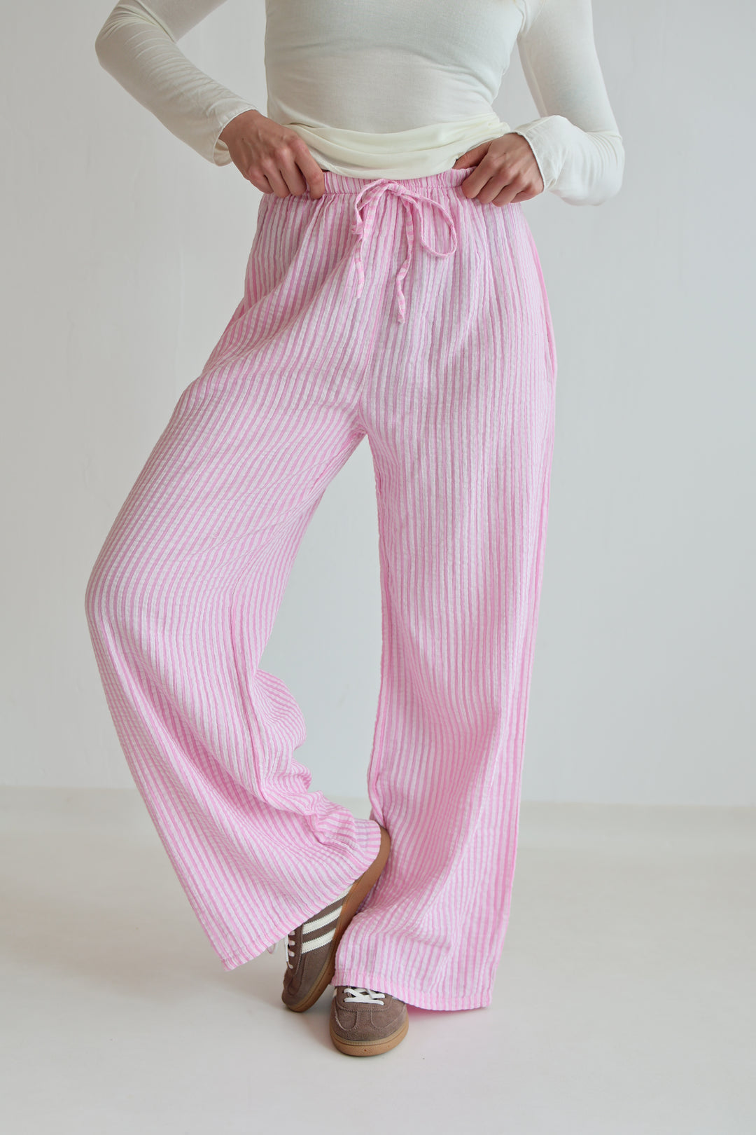 Lange Musselinhose mit Streifen Little Lines