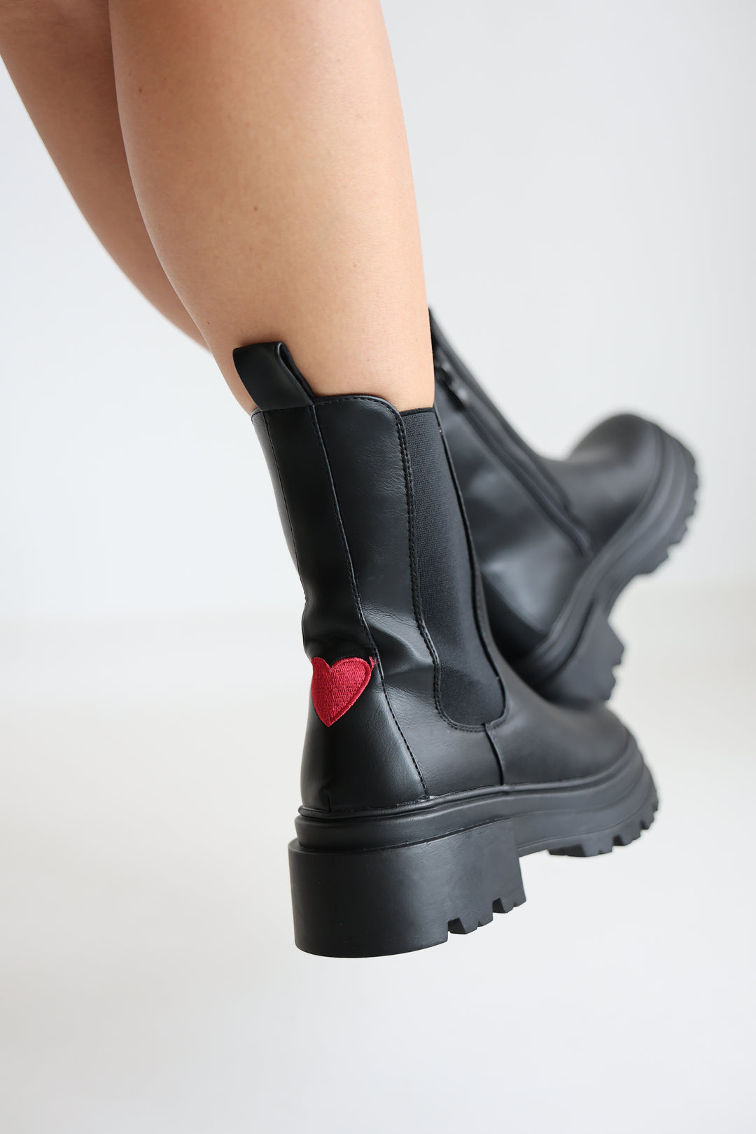 Chelsea Boots Red Heart