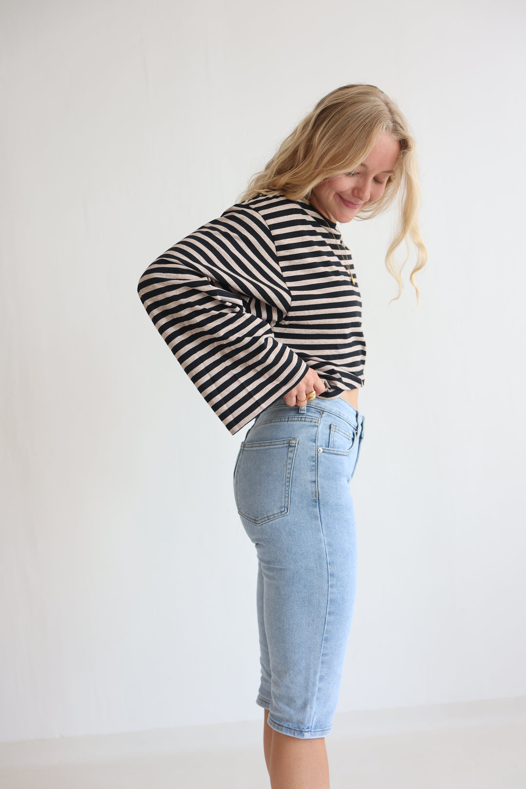 Classic Straight Capri Jeans