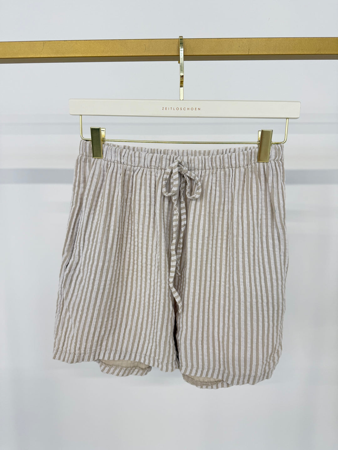KURZE MUSSELINSHORTS LITTLE LINES BEIGE (B-WARE)
