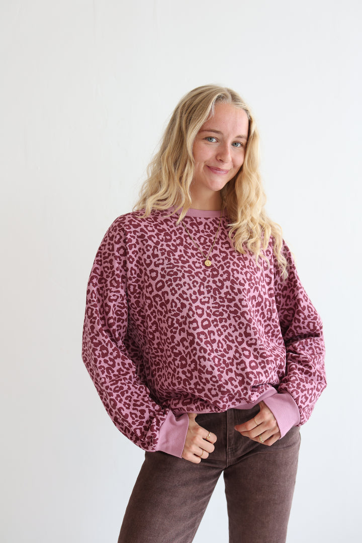 Sweater mit Leoprint