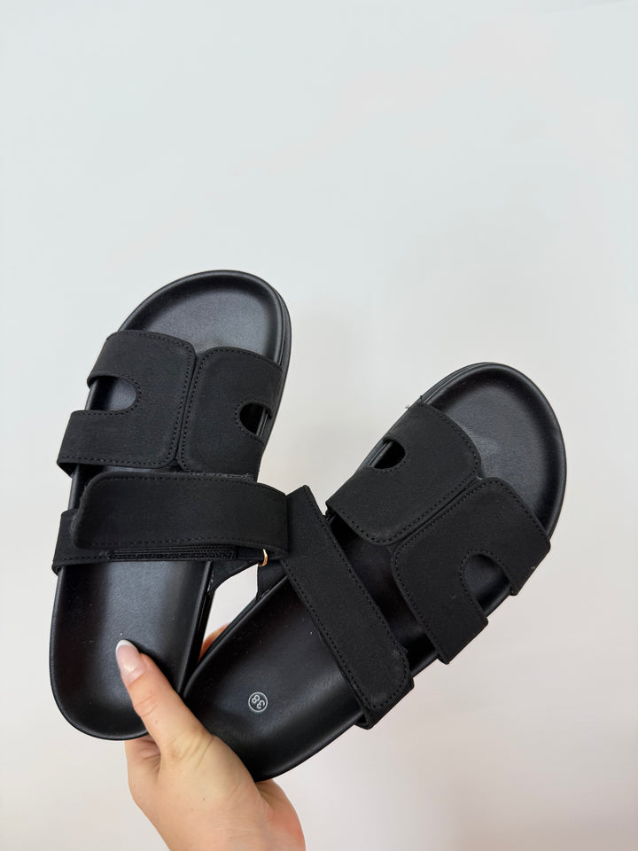 CASUAL SLIDE SANDALS SCHWARZ GR. 38 (B-WARE)