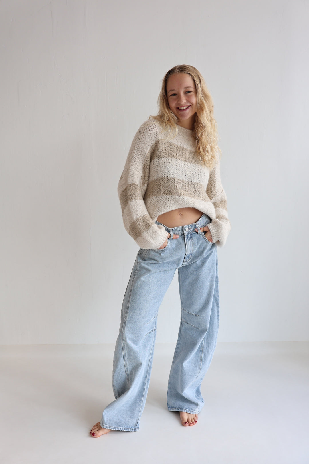 Mid Rise Barrel Jeans