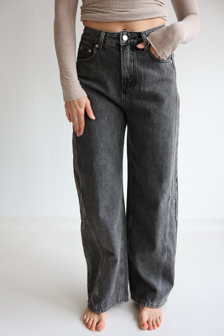 Relaxed Barrel Fit Jeans Juna