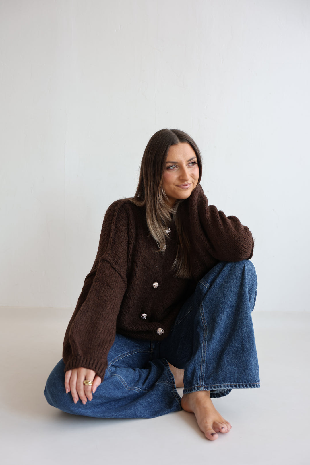 Kurzer Oversize Cardigan mit goldenen Manschettenknöpfen Claire