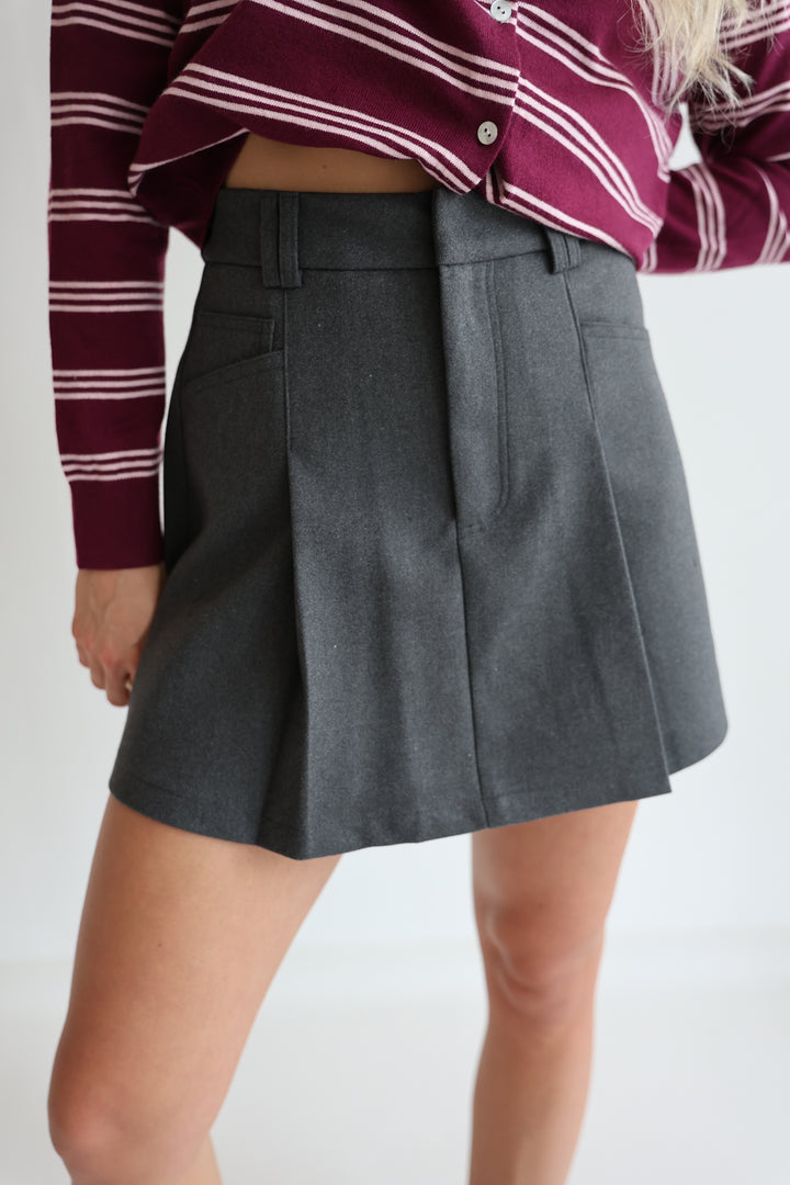 Kurzer Faltenrock Romina