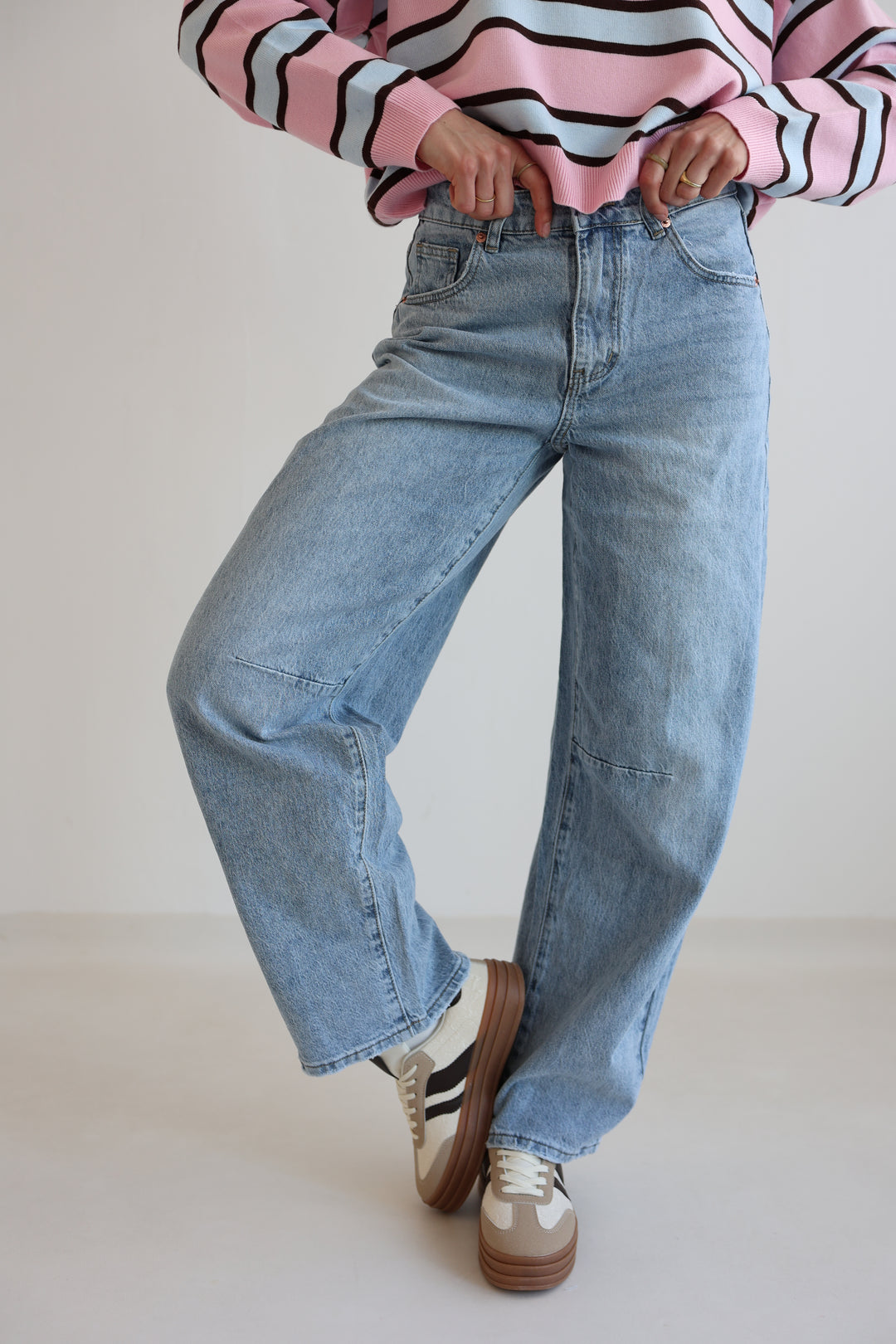 Barrel Fit Daily Jeans