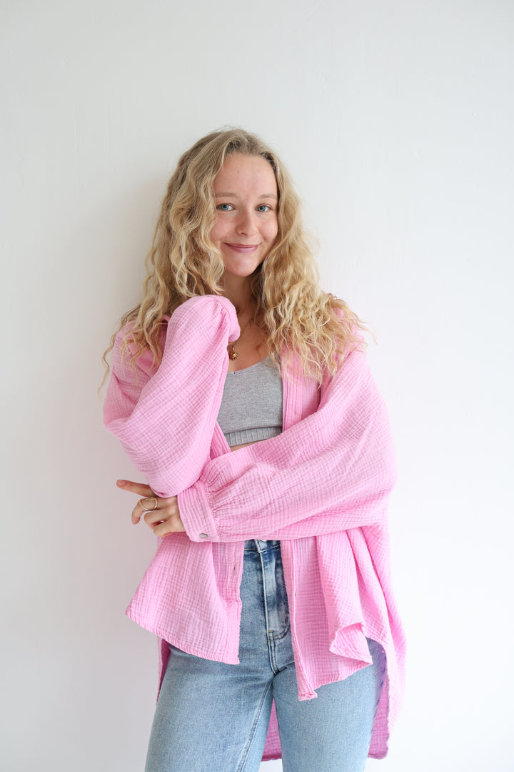 Kurzes Blusenhemd aus Musselin