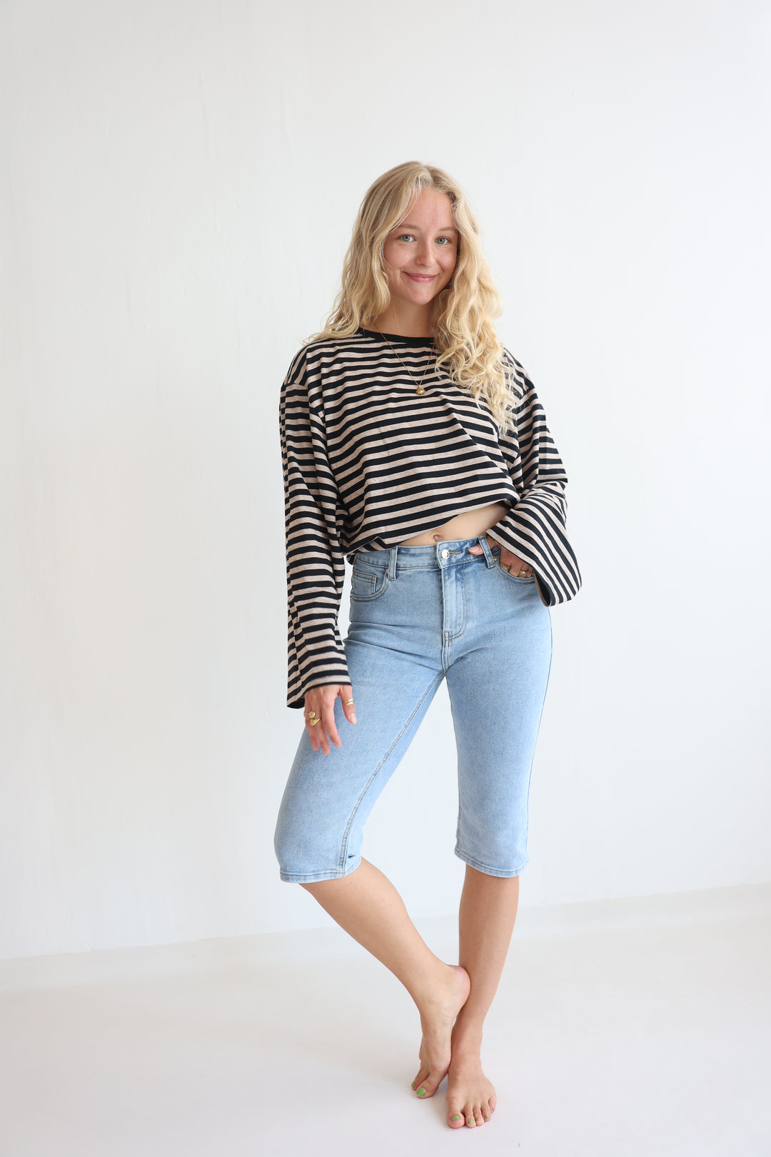 Classic Straight Capri Jeans