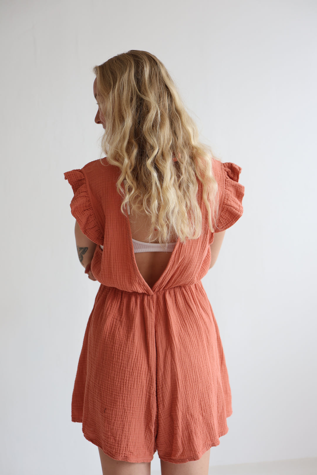 Musselin-Jumpsuit mit Rüschen