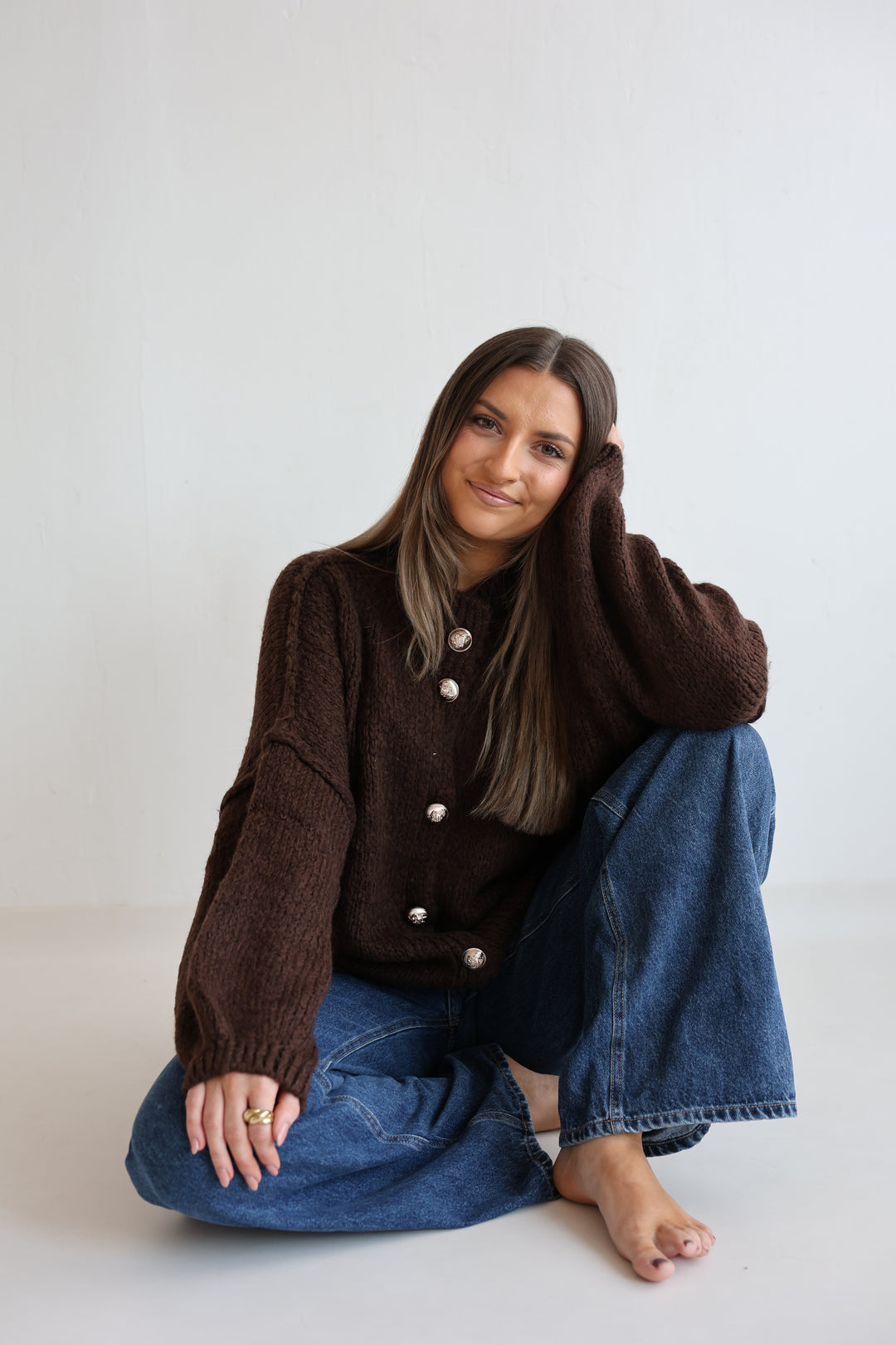 Kurzer Oversize Cardigan mit goldenen Manschettenknöpfen Claire