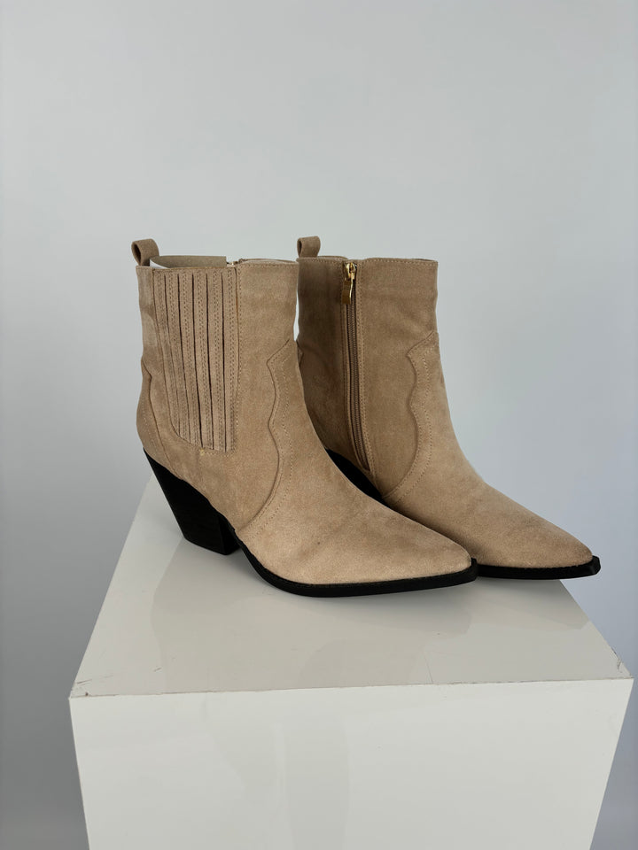 WESTERN STIEFELETTE MIT BLOCKABSATZ VEGAS BEIGE GR. 40 (B-WARE)