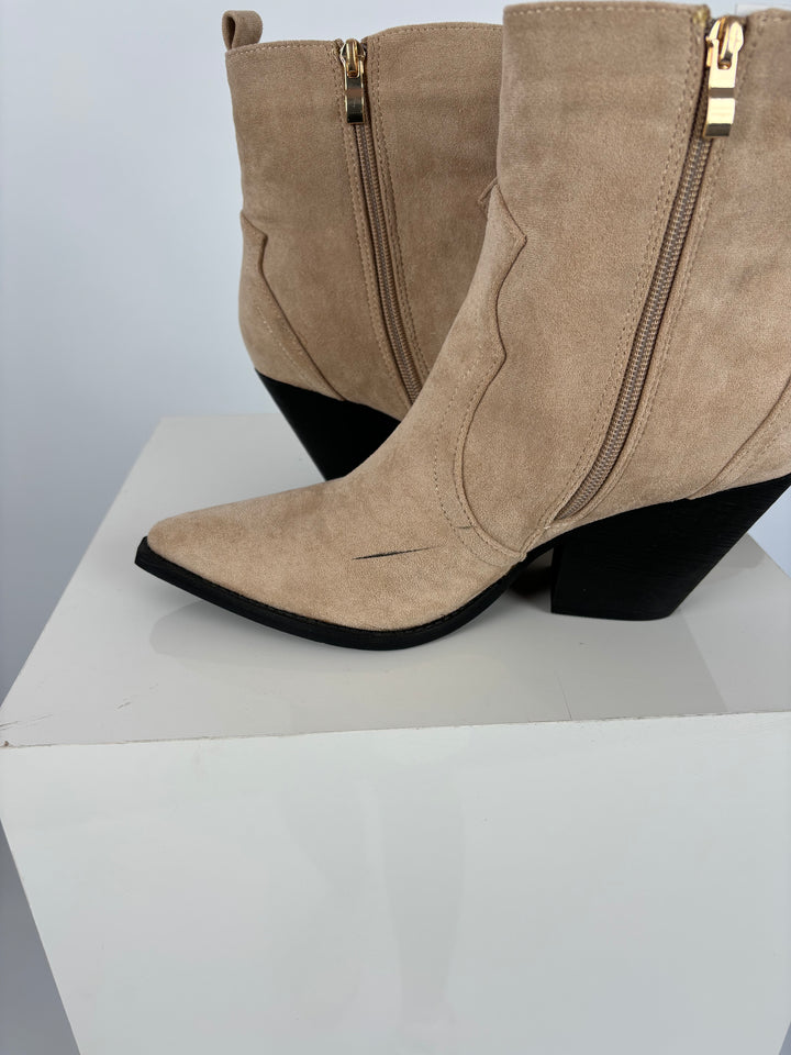 WESTERN STIEFELETTE MIT BLOCKABSATZ VEGAS BEIGE GR. 40 (B-WARE)