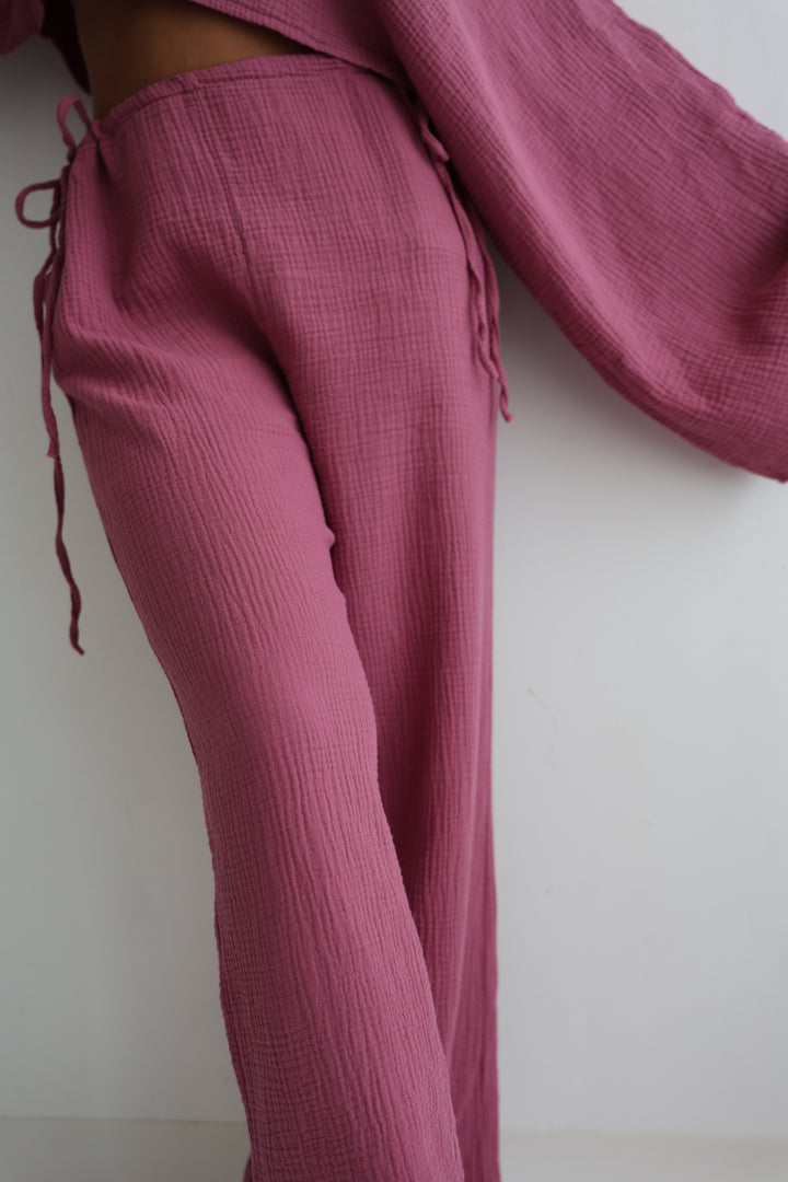 Zweiteiler aus Musselin mit Offshoulder-Shirt