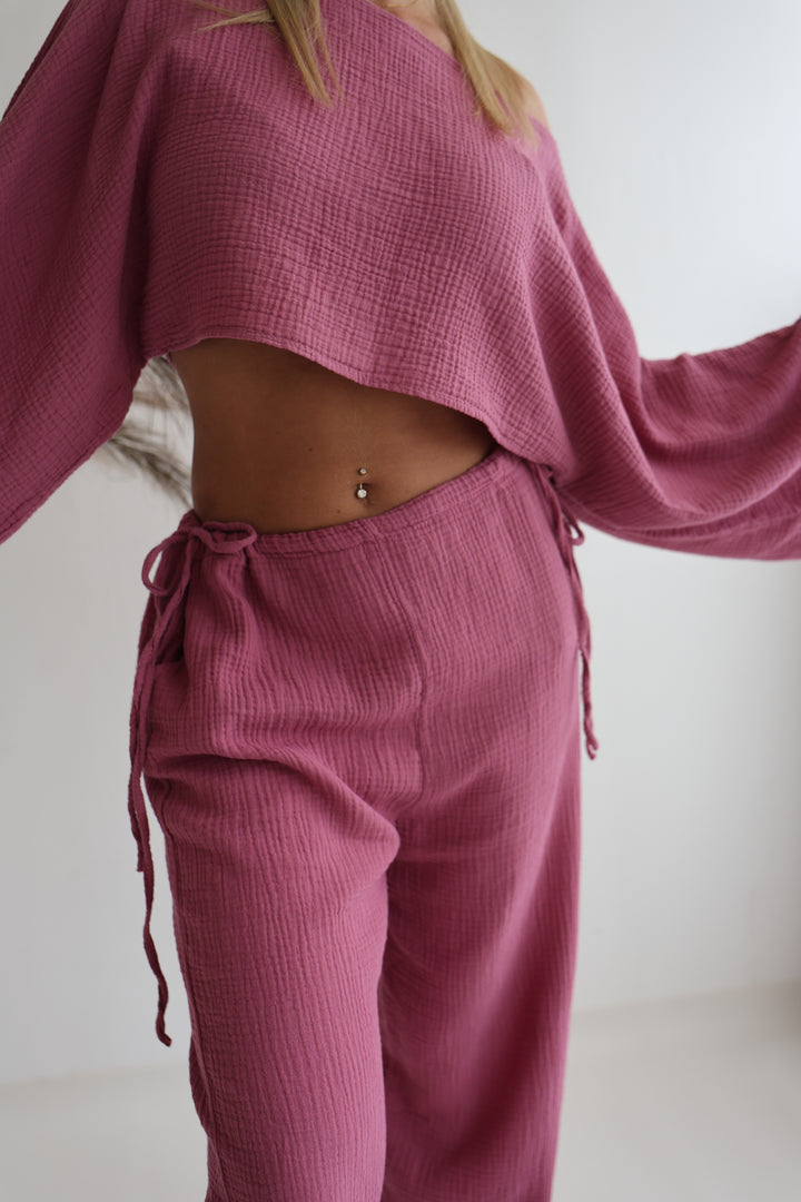 Zweiteiler aus Musselin mit Offshoulder-Shirt