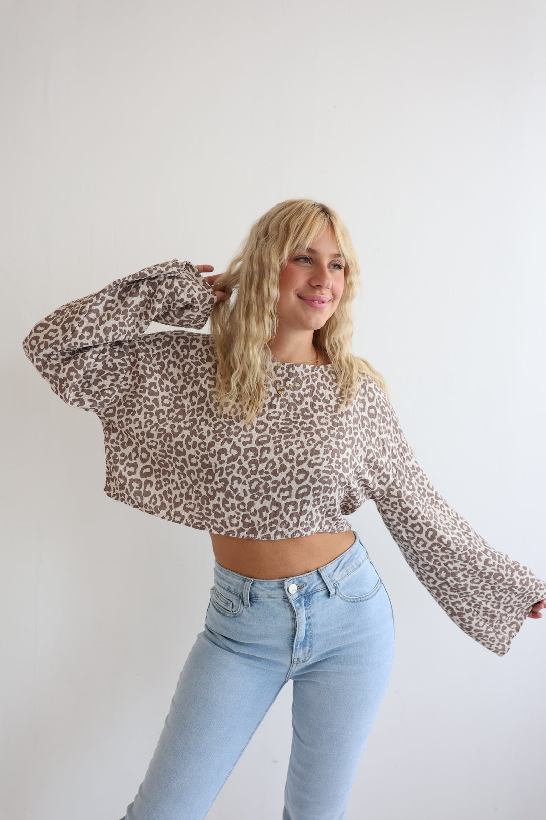 Off-Shoulder Musselinshirt mit Leoprint Liz