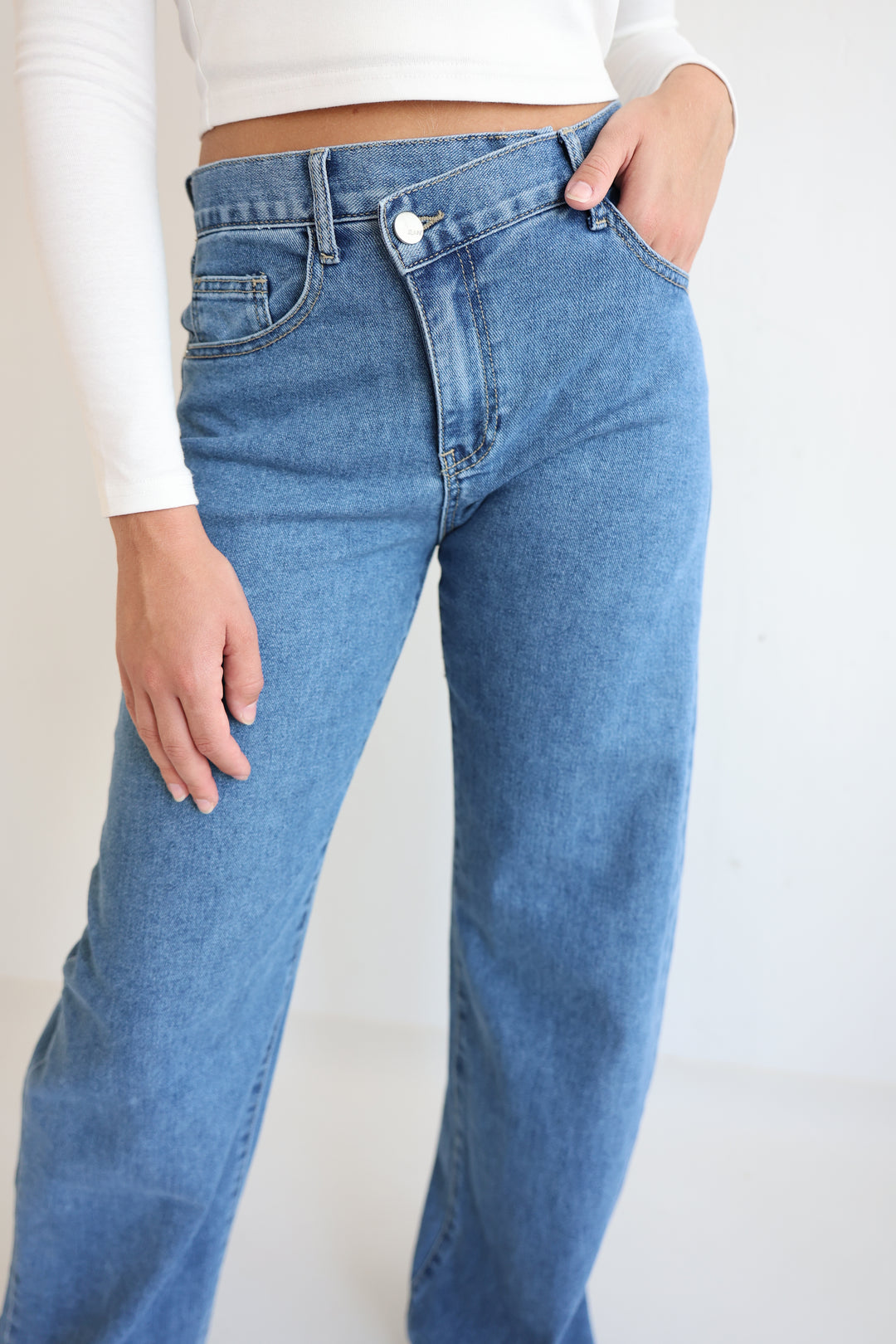 Extra Long Jeans mit Asymmetrischem Bund Viki