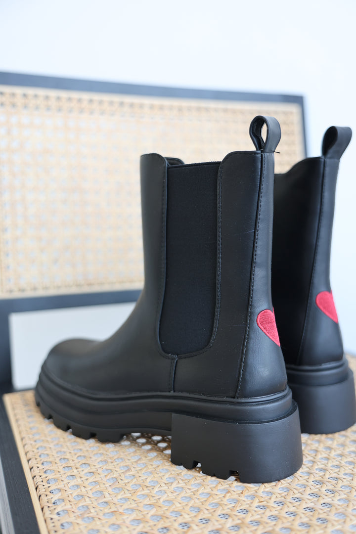 Chelsea Boots Red Heart