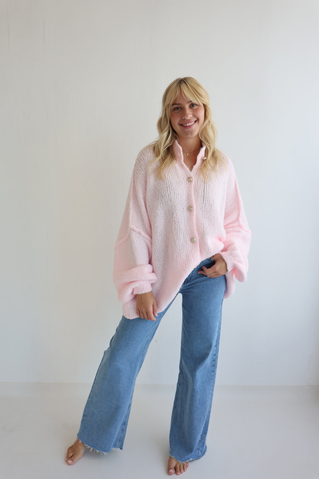 Langer Oversize Cardigan mit goldenen Manschettenknöpfen Claire