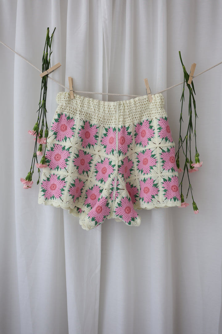 Gehäkelte Shorts Pink Flowers