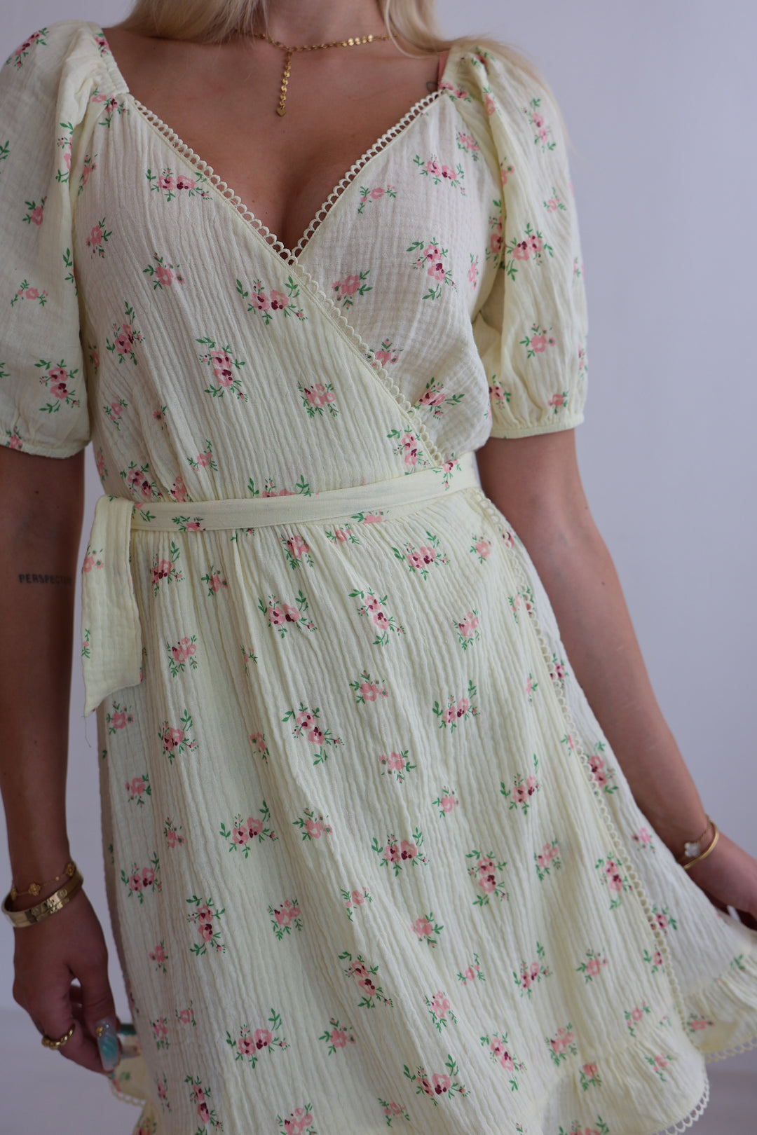 Kleid aus Musselin Summer Roses
