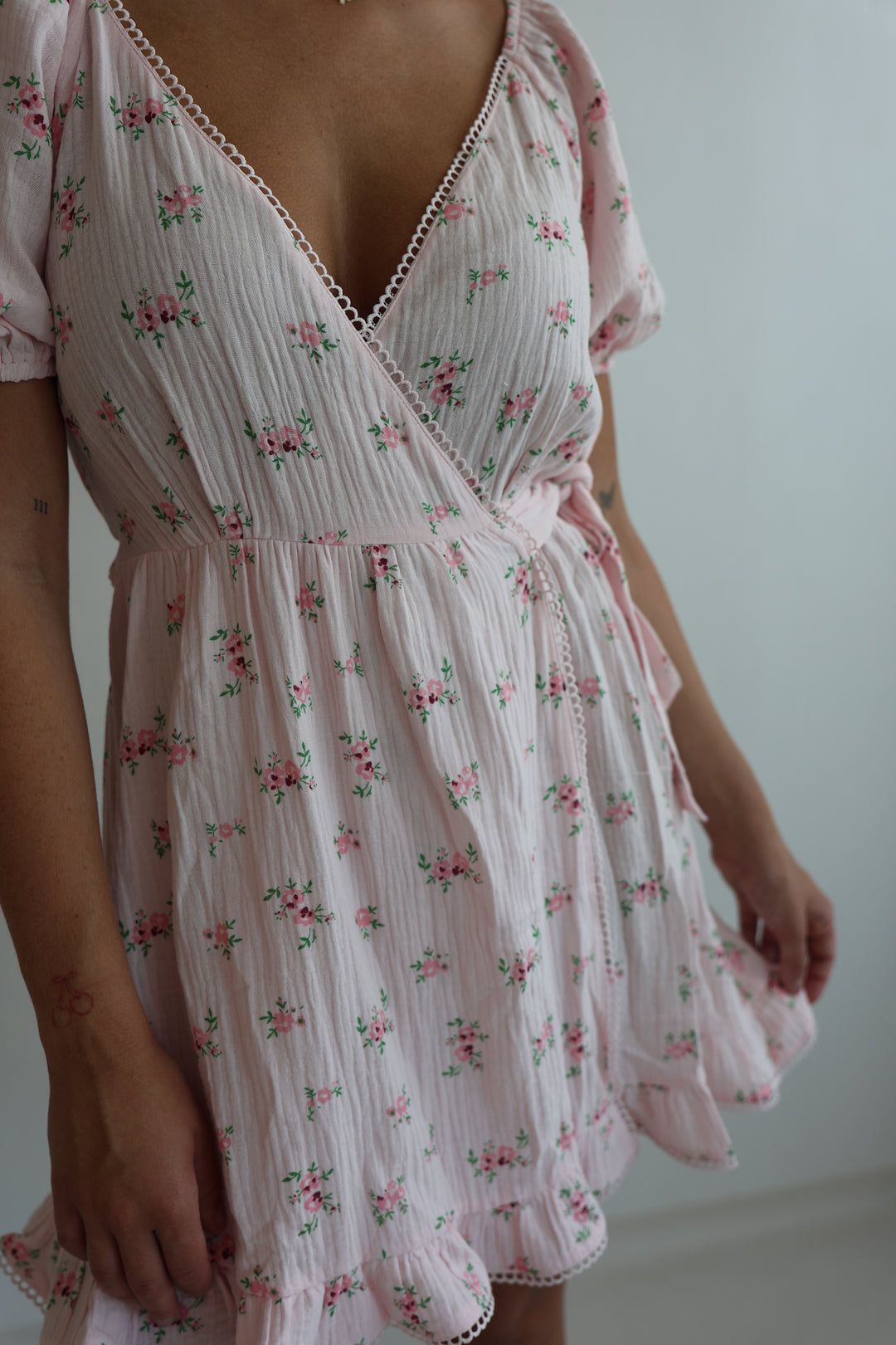 Kleid aus Musselin Summer Roses