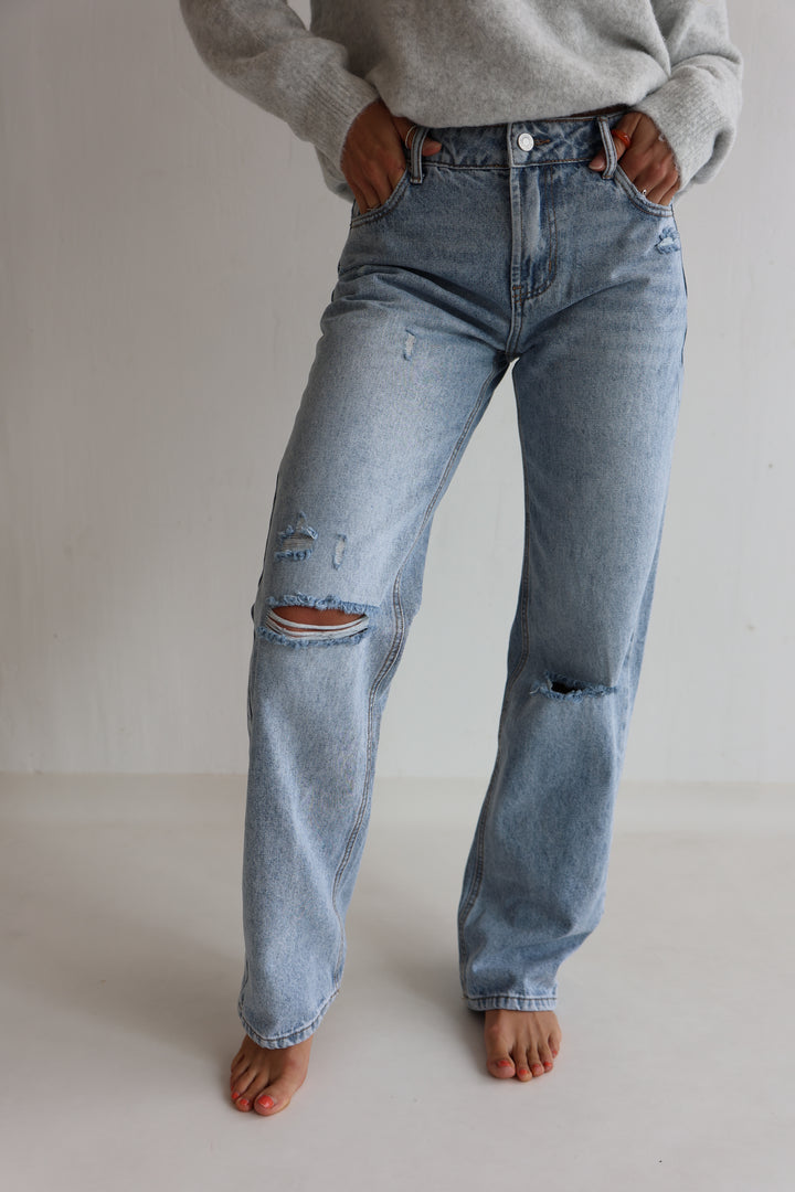 Mid Waist Ripped Jeans Emma