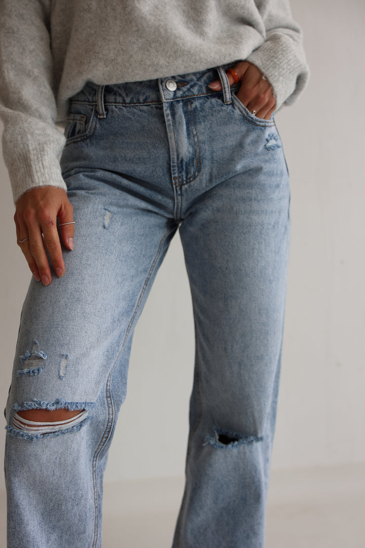 Mid Waist Ripped Jeans Emma