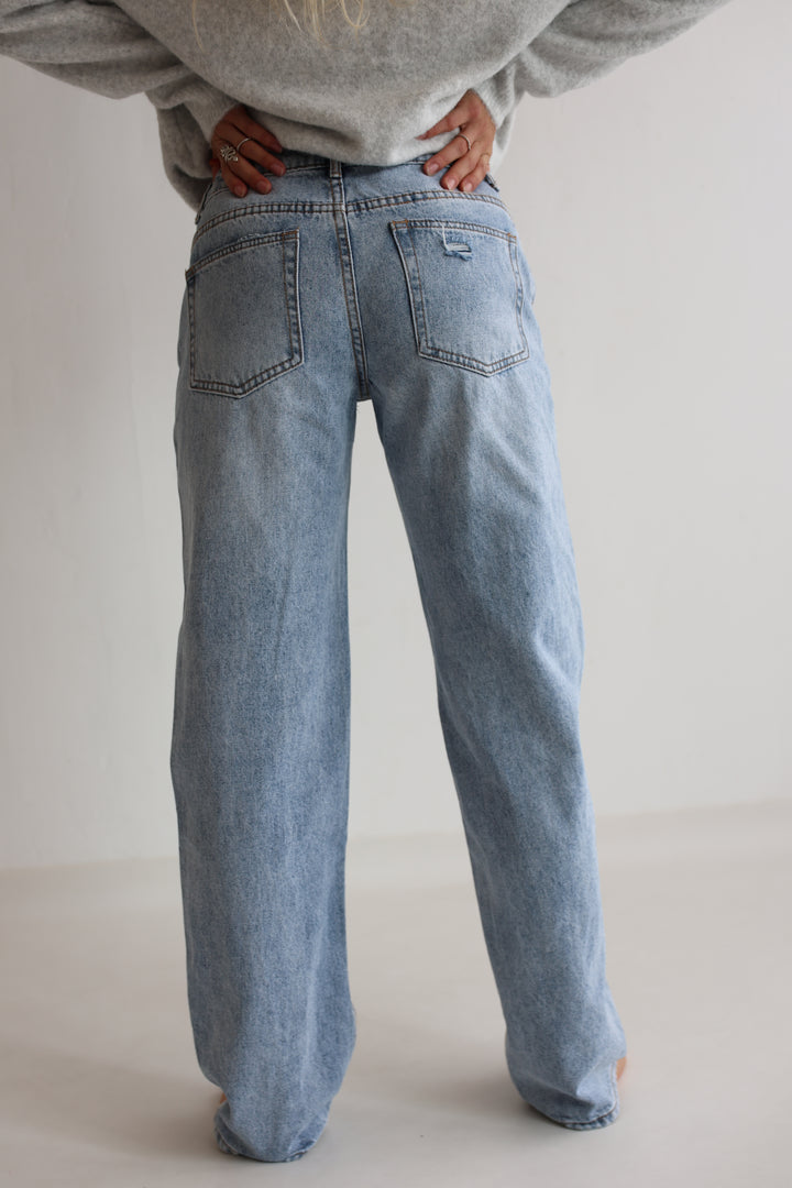 Mid Waist Ripped Jeans Emma