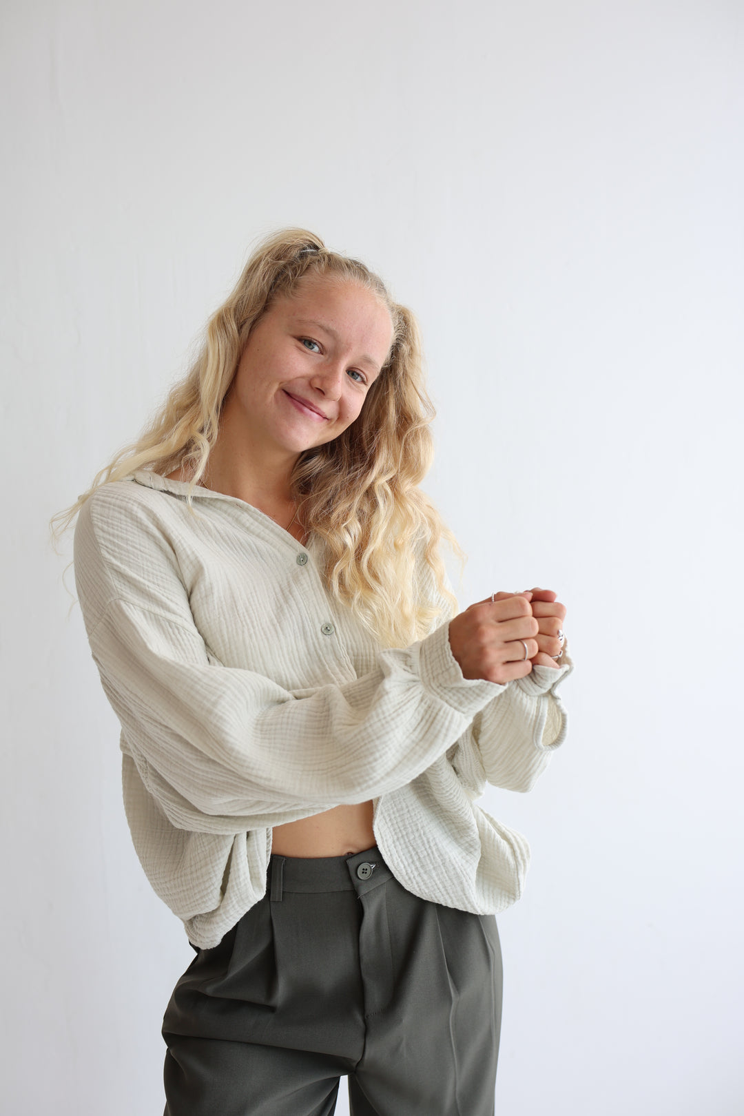 Kurzes Blusenhemd aus Musselin (einfarbig)