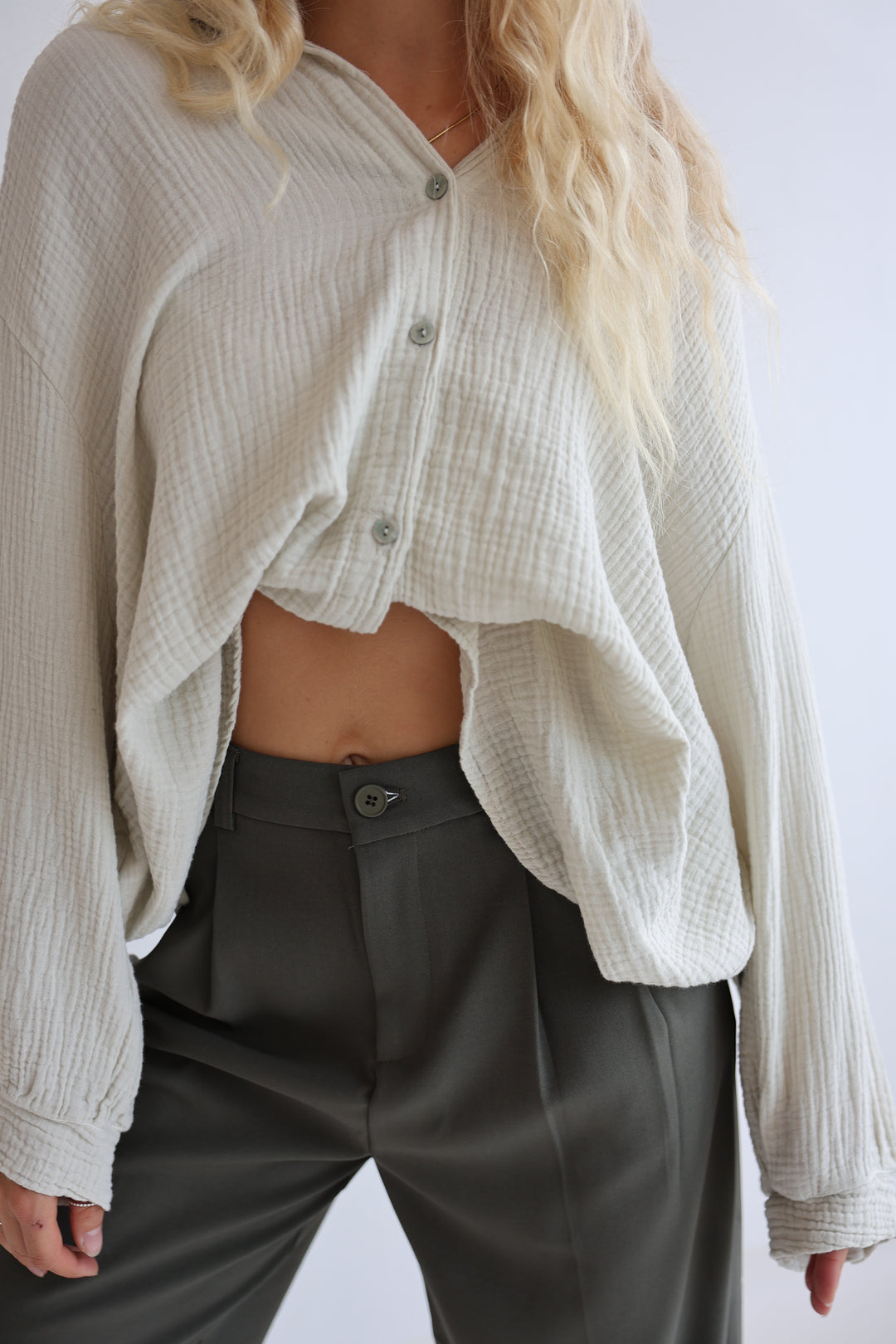 Kurzes Blusenhemd aus Musselin (einfarbig)