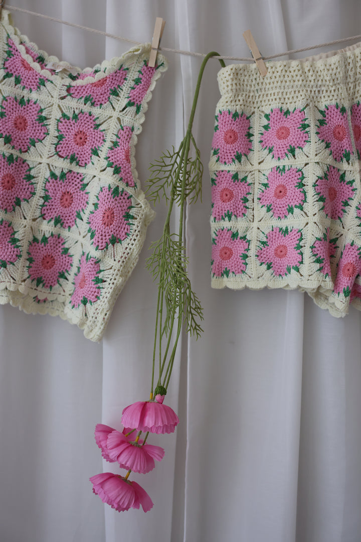 Gehäkelte Shorts Pink Flowers